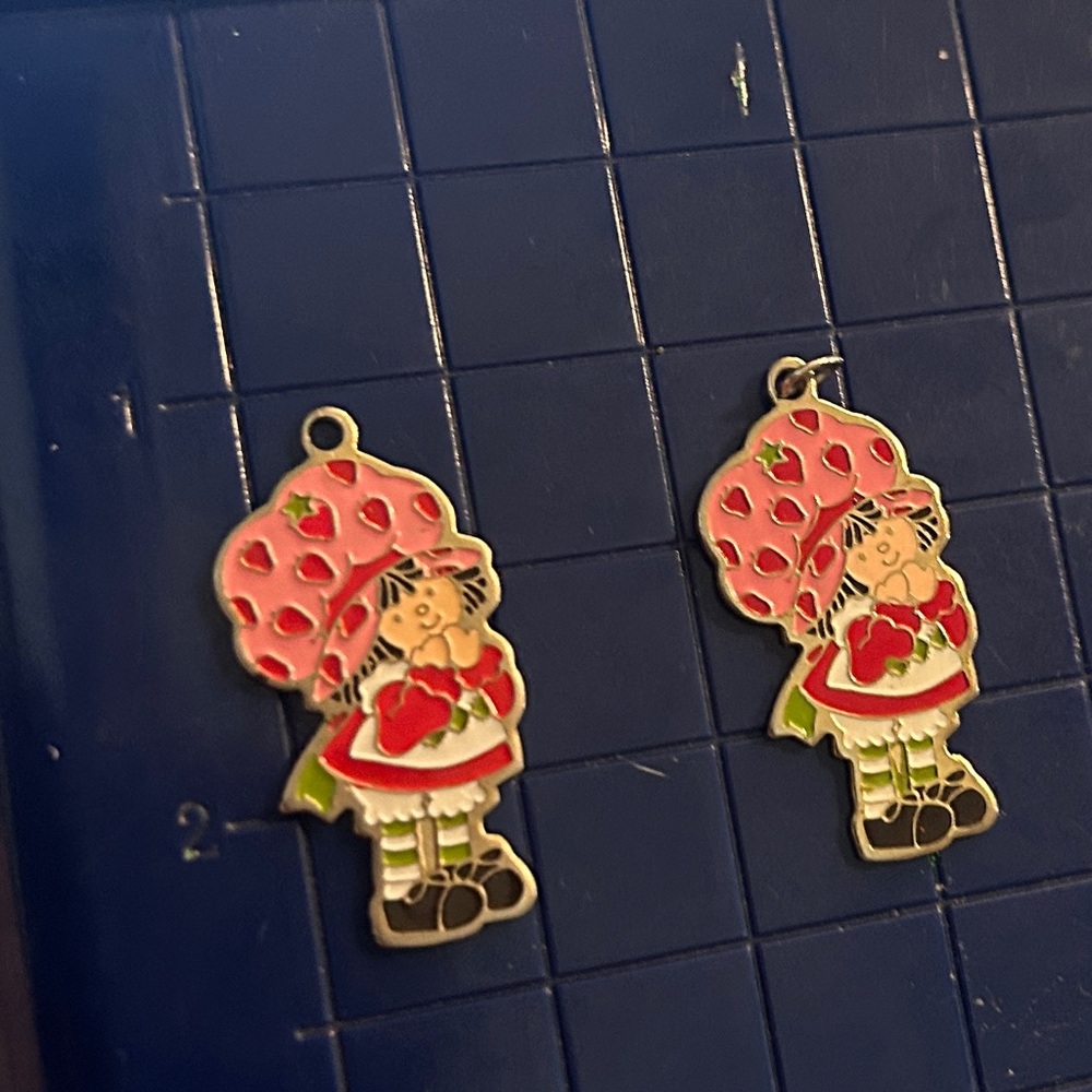 Set Of 2 RARE Vintage 1980 Strawberry Shortcake Pendant Charms